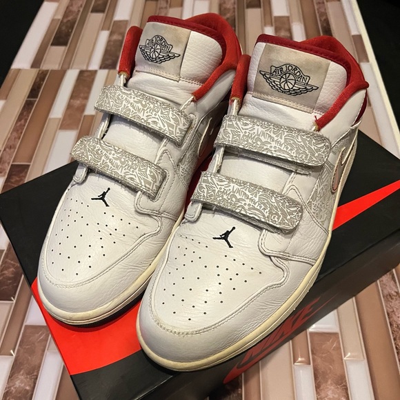 Air Jordan 1 Low Velcro Size 11! Very Rare!!! - Picture 2 of 6